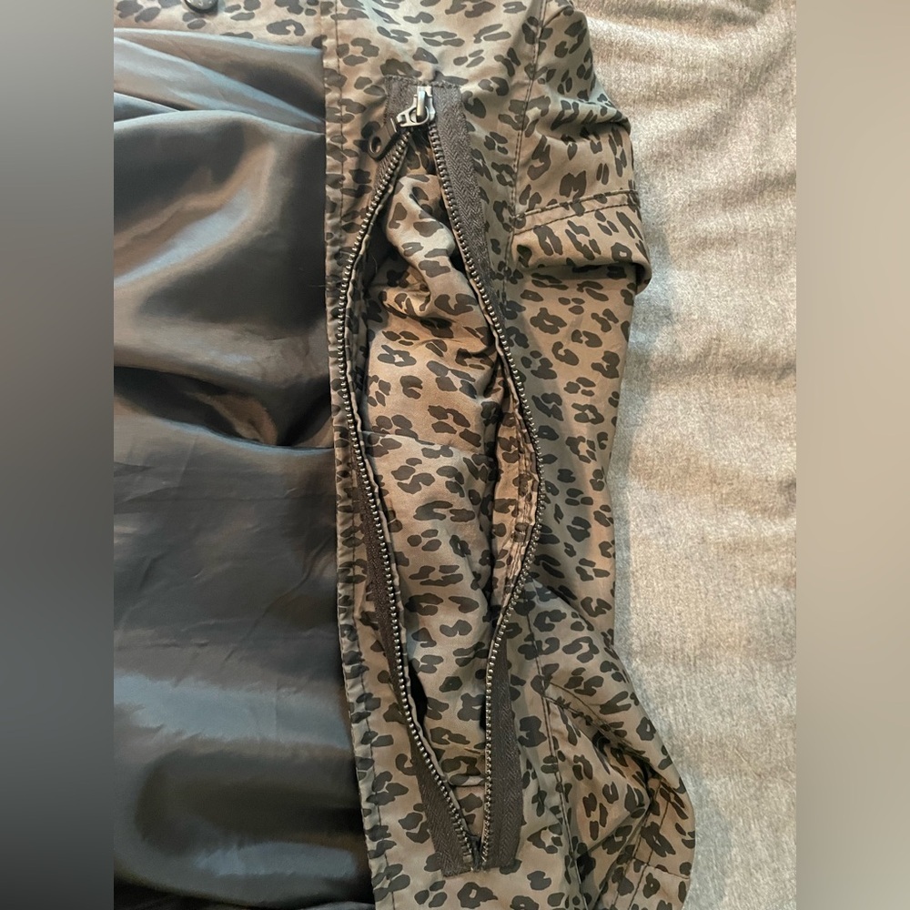 Tart Collections Leopard Print Utility Rain Jacket - Picture 9 of 9
